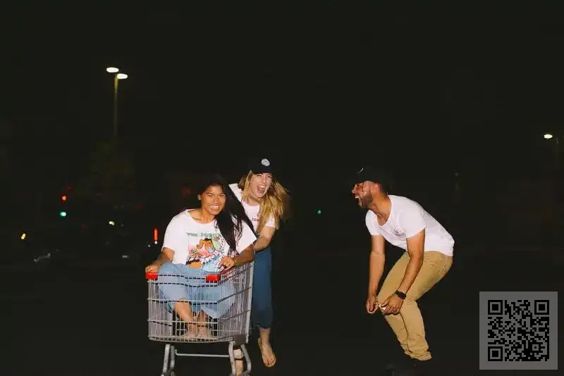 香港德興服飾國際有限公司