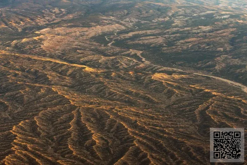 萬水千山旅遊投資集團有限公司