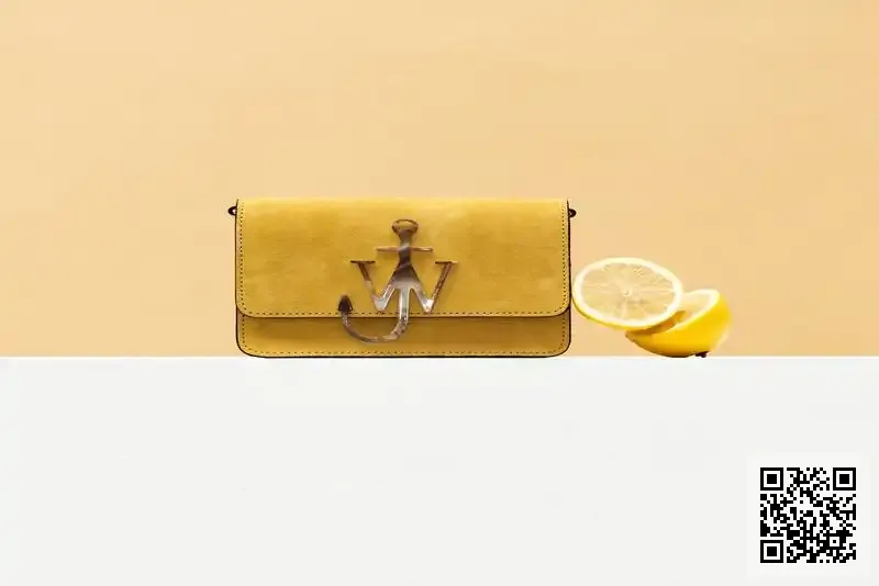 亮月控股有限公司