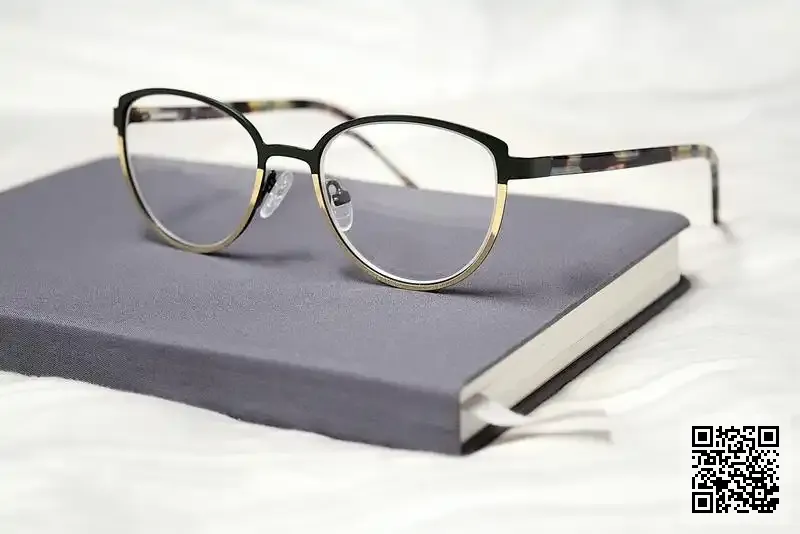 香港仙草娃娃企業管理有限公司