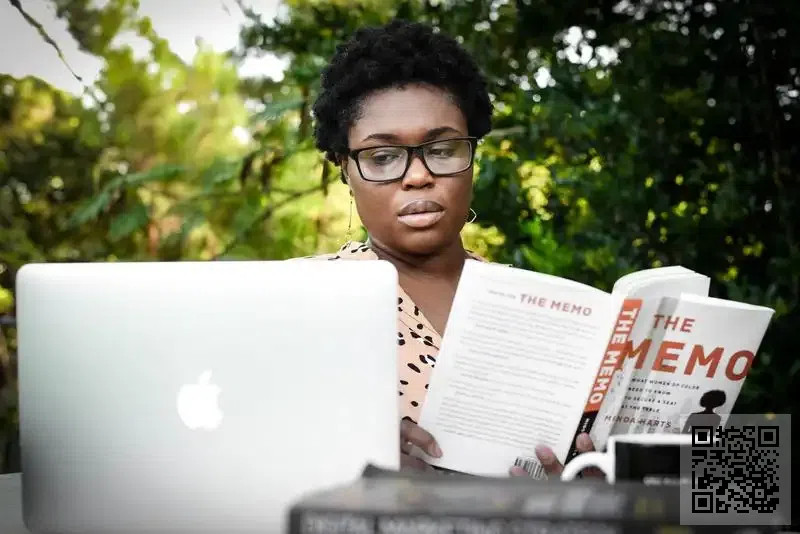 黃紫拾陸有限公司